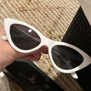 SOJOS white sunglasses